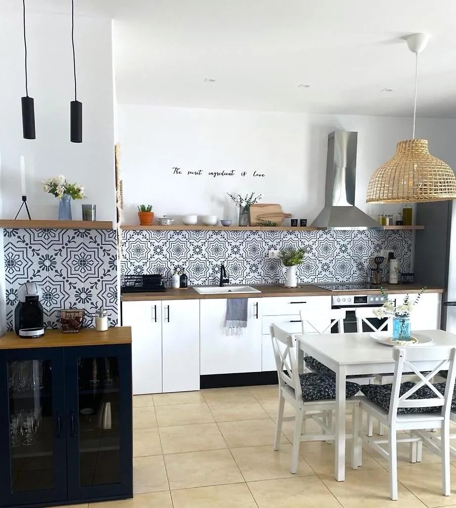Kima Sea Apartment 尼基季