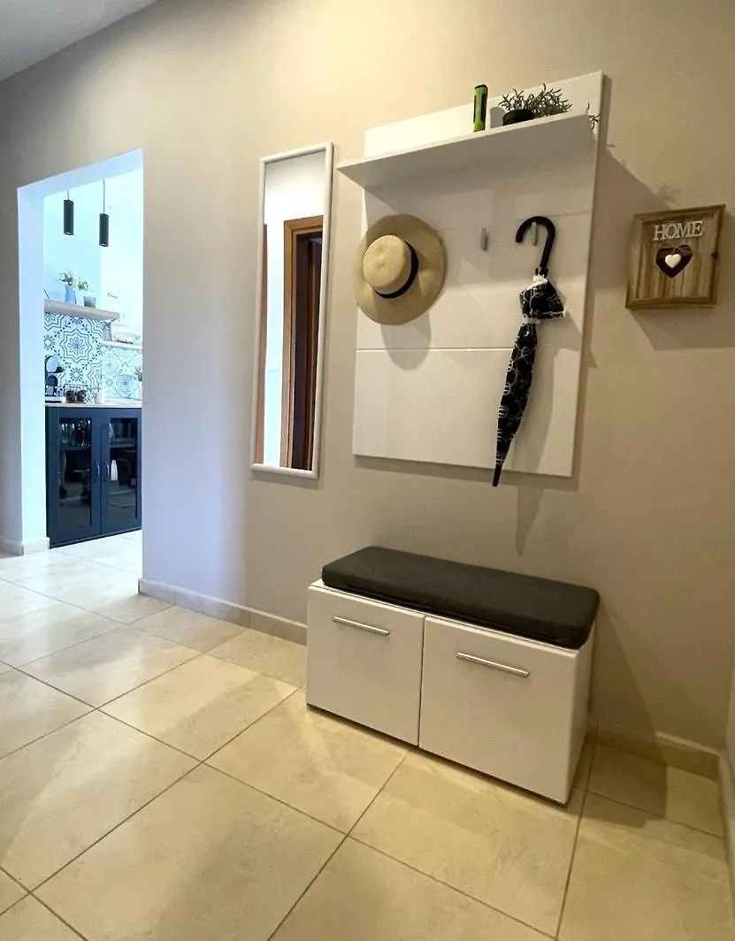 Kima Sea Apartment 尼基季 0*,
